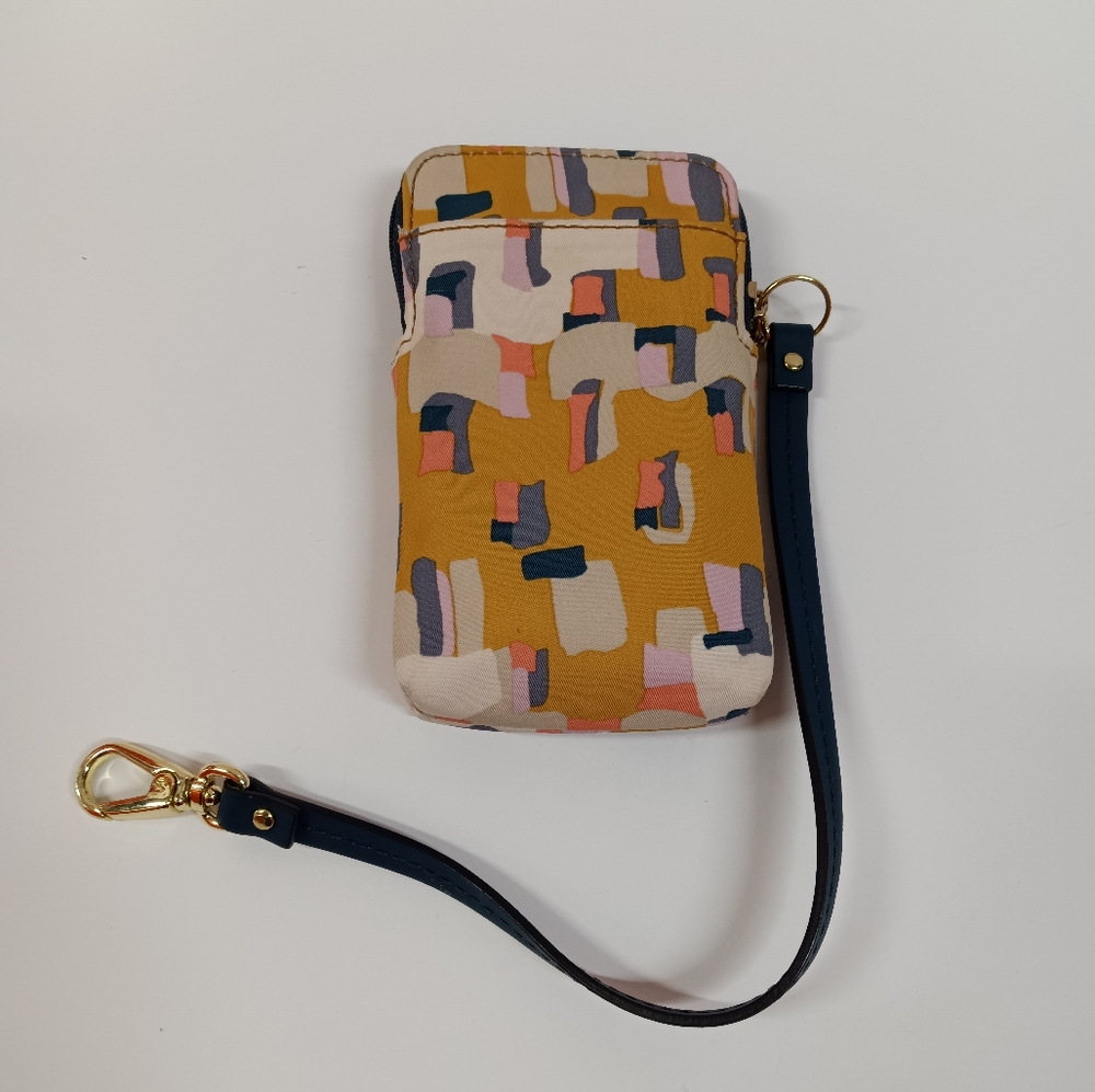 Fossil Graphic Block Printed Perfect Carry All Wristlet